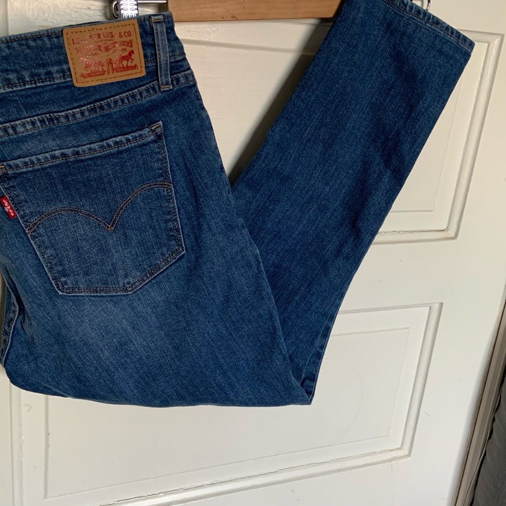 Levi’s ⭐️ LIKE NEW ⭐️ 711 Skinny Jeans size 31